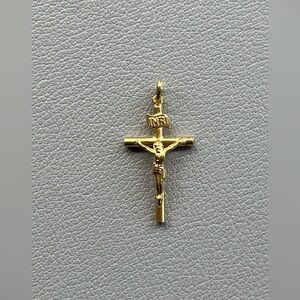 10KT Gold Crucifix Pendant